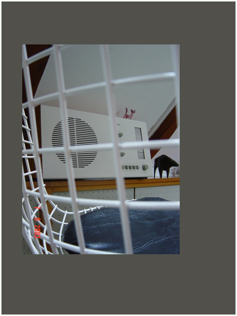 Braun RT 20 und Bertoia-Drahtstuhl 420